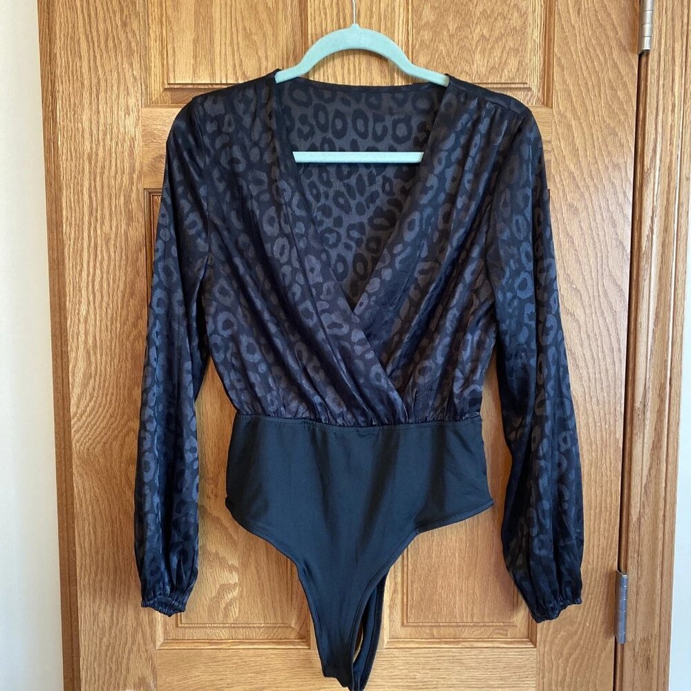 Shein Black Satin Bodysuit Size Medium Embossed Leopard Print Snap Closure NWOT